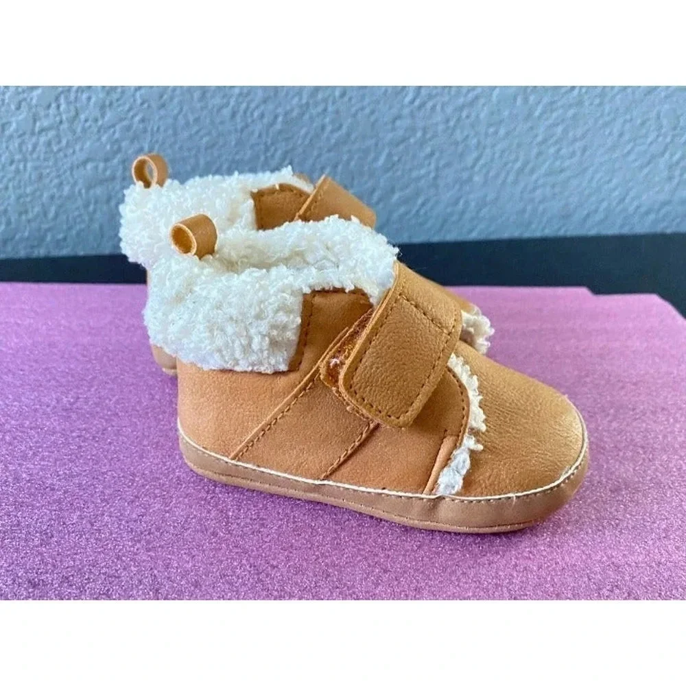 Pre-owned Baby Carter’s Tan/Brown Fur Booties 3-6 Months Warm Casual